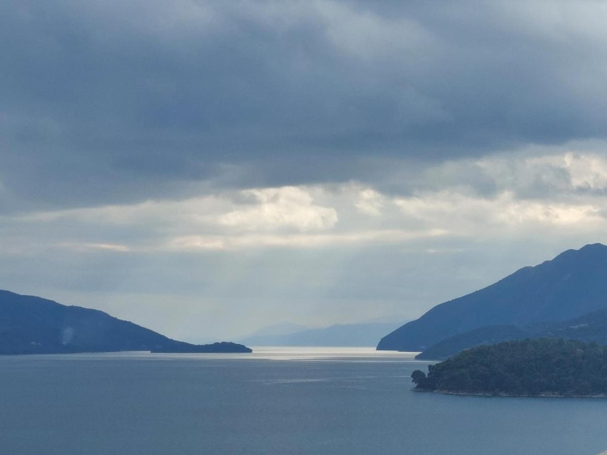 נידרי Lefkada Unique Sea View Apartment מראה חיצוני תמונה